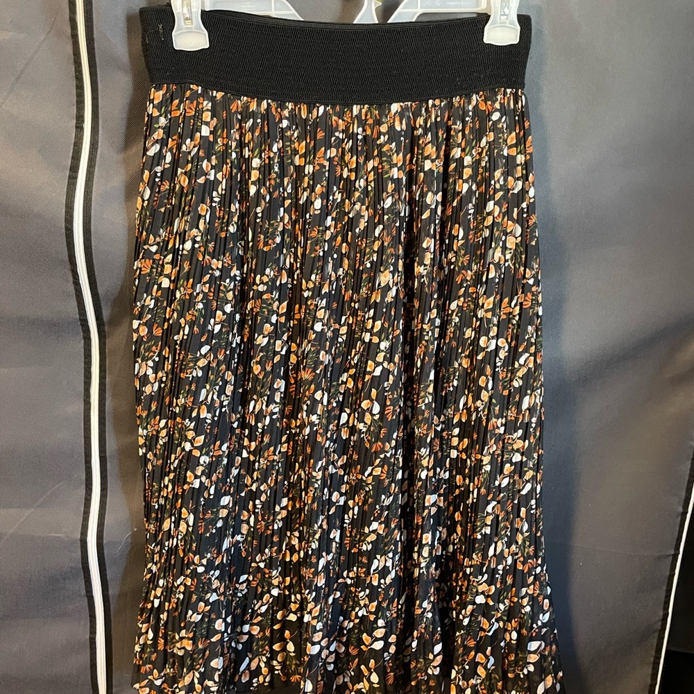 Floral Print Pleated Skirt - Black